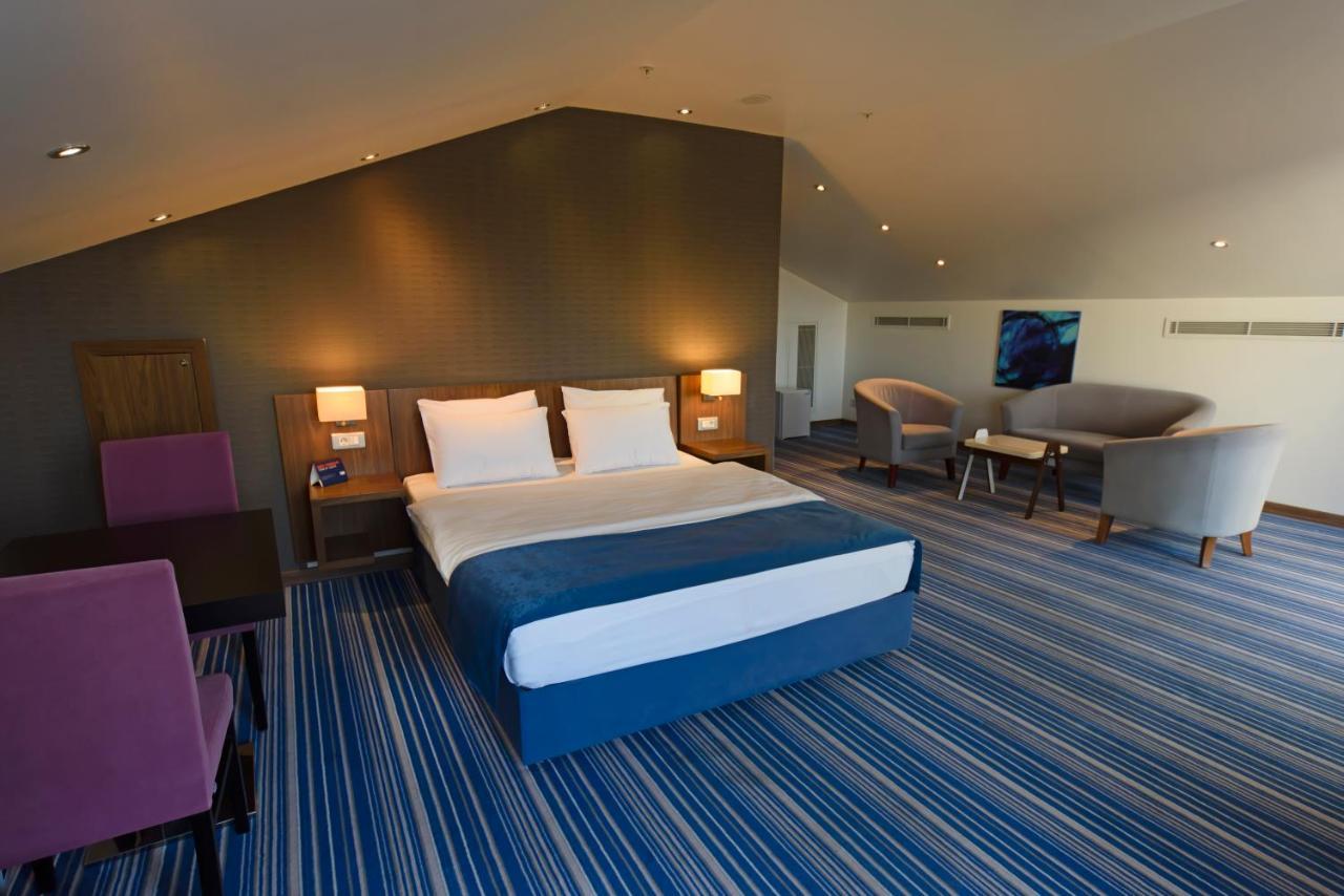 Holiday Inn Express Istanbul-Altunizade By Ihg Exteriör bild