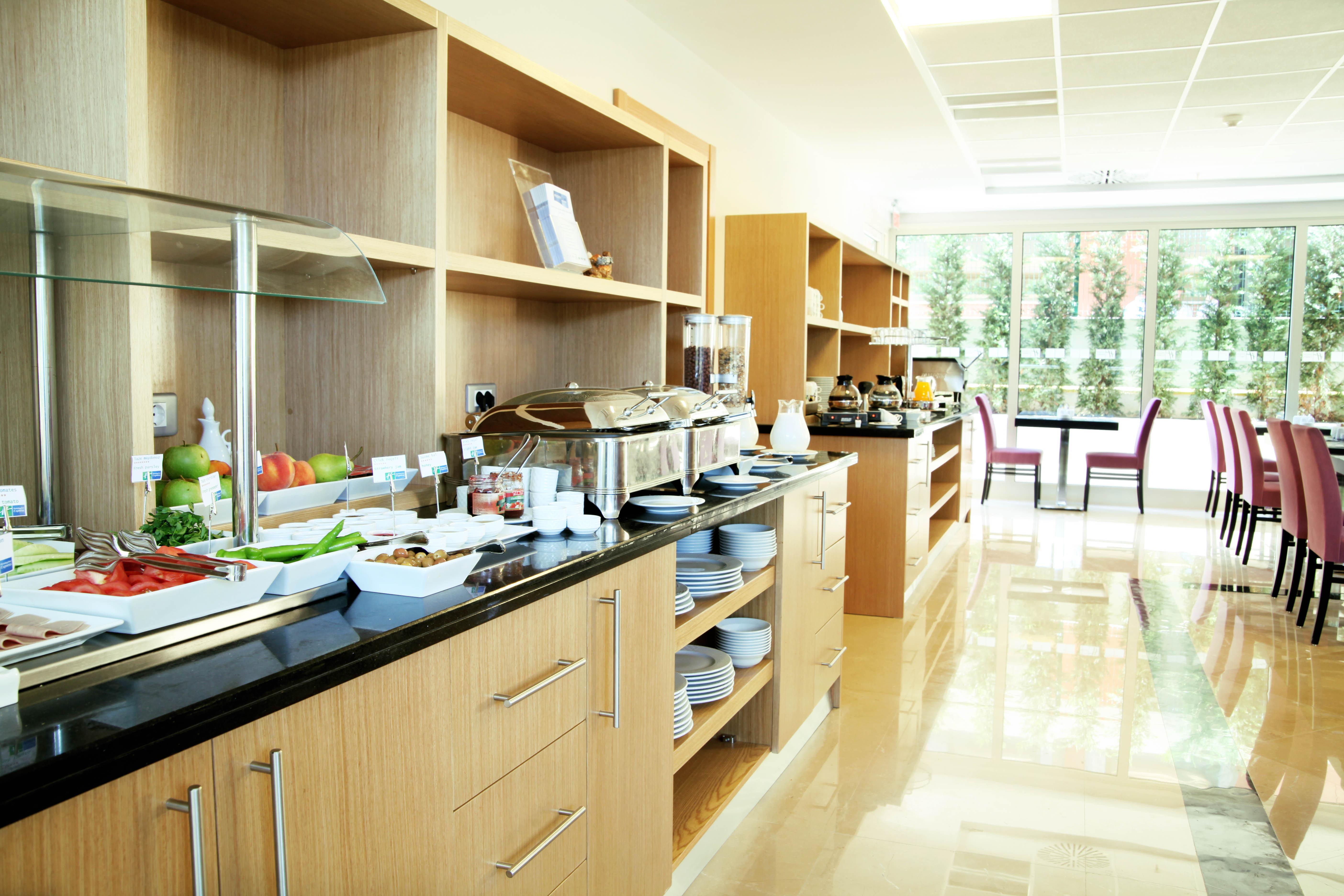 Holiday Inn Express Istanbul-Altunizade By Ihg Exteriör bild