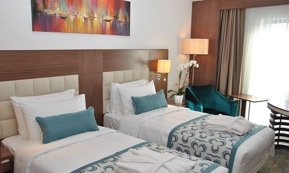 Holiday Inn Express Istanbul-Altunizade By Ihg Exteriör bild