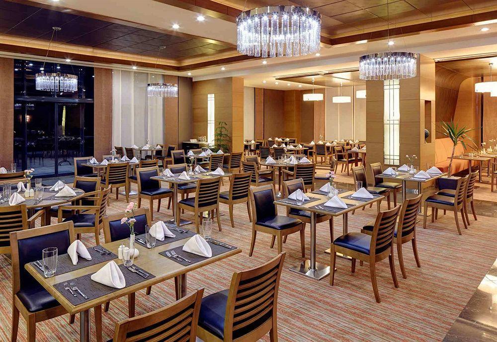 Holiday Inn Express Istanbul-Altunizade By Ihg Exteriör bild