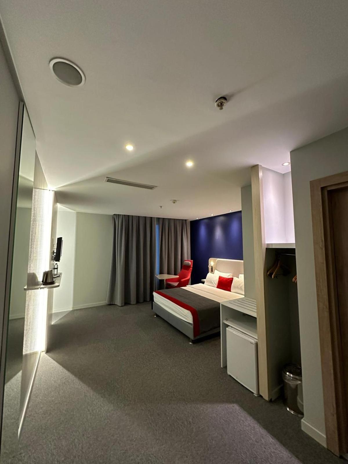 Holiday Inn Express Istanbul-Altunizade By Ihg Exteriör bild