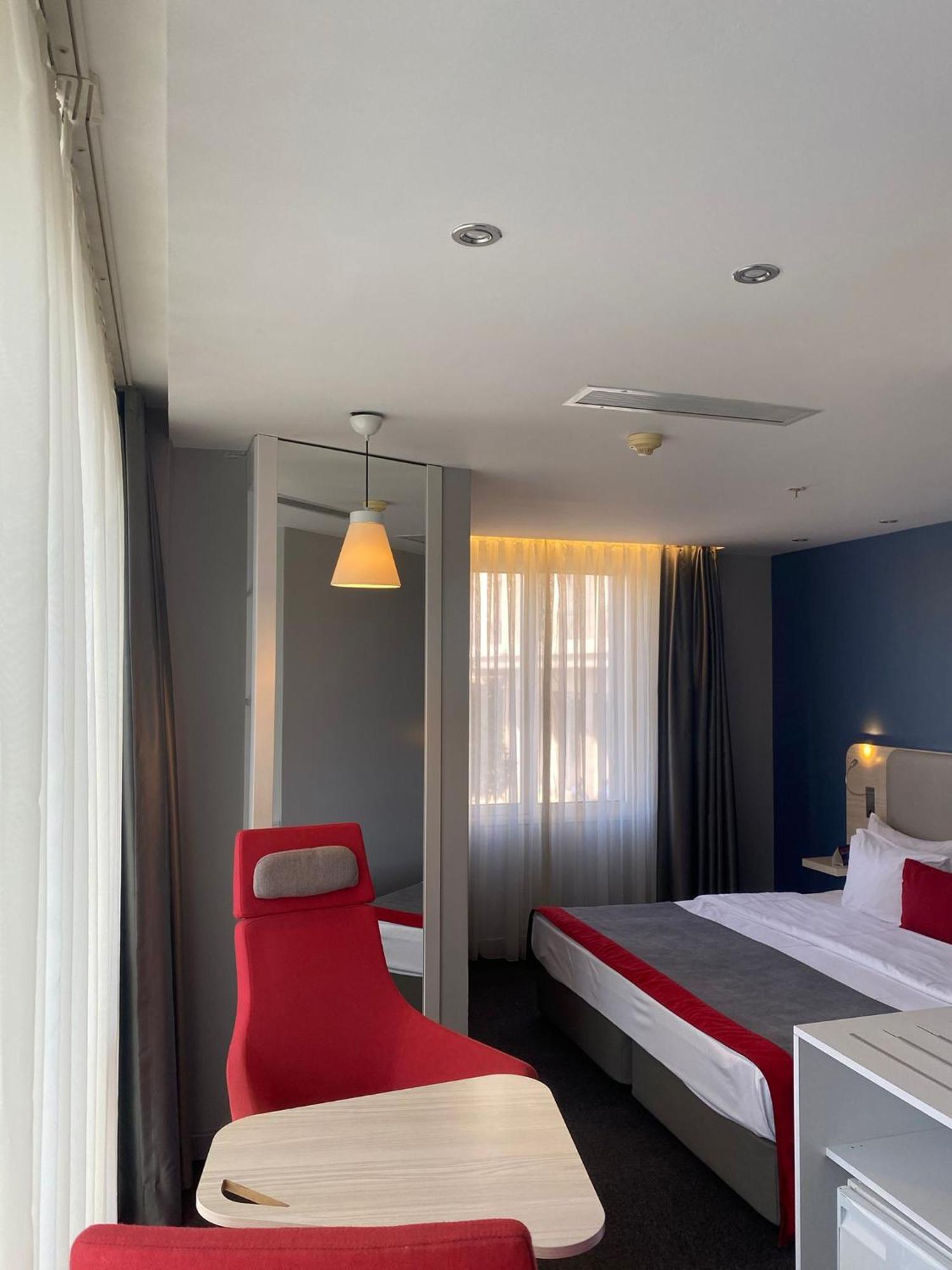 Holiday Inn Express Istanbul-Altunizade By Ihg Exteriör bild