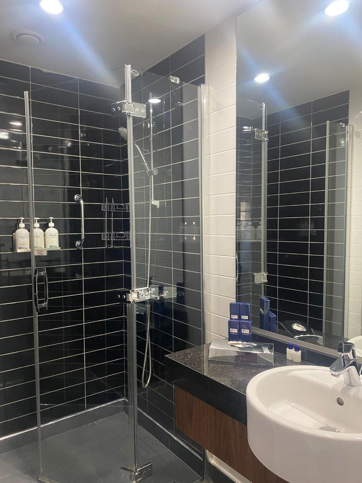 Holiday Inn Express Istanbul-Altunizade By Ihg Exteriör bild