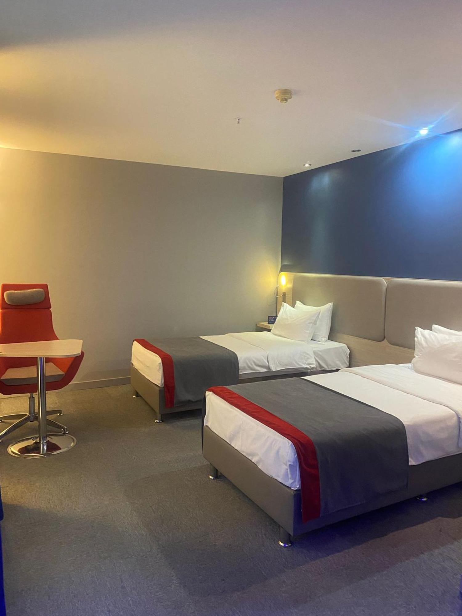 Holiday Inn Express Istanbul-Altunizade By Ihg Exteriör bild