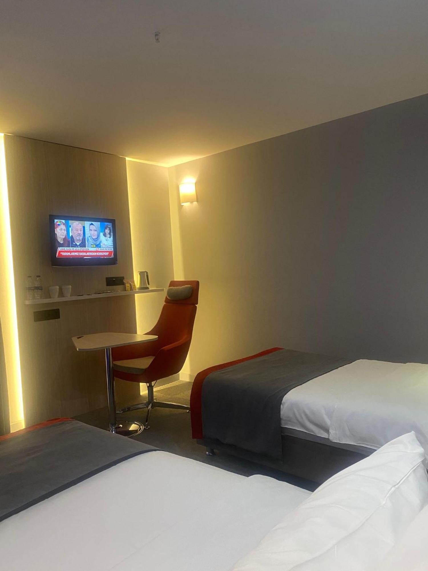 Holiday Inn Express Istanbul-Altunizade By Ihg Exteriör bild