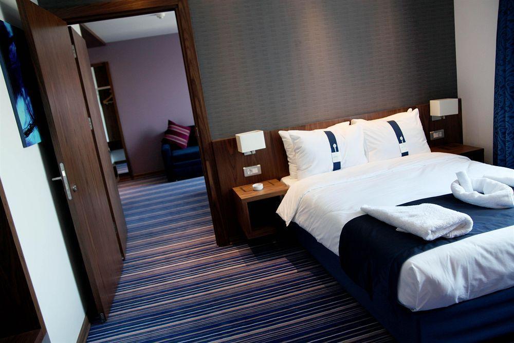 Holiday Inn Express Istanbul-Altunizade By Ihg Rum bild