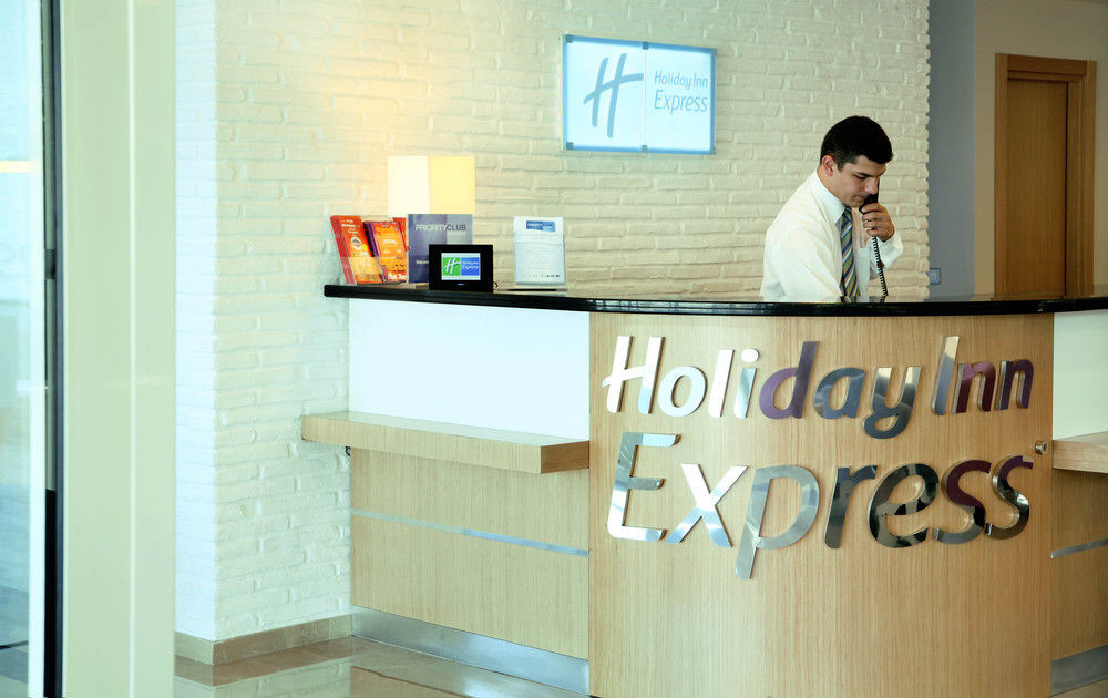Holiday Inn Express Istanbul-Altunizade By Ihg Exteriör bild