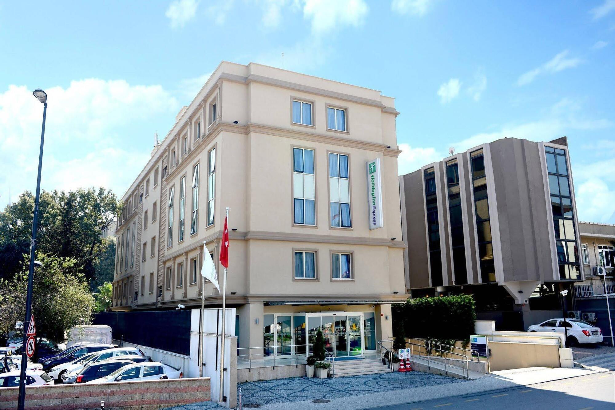 Holiday Inn Express Istanbul-Altunizade By Ihg Exteriör bild