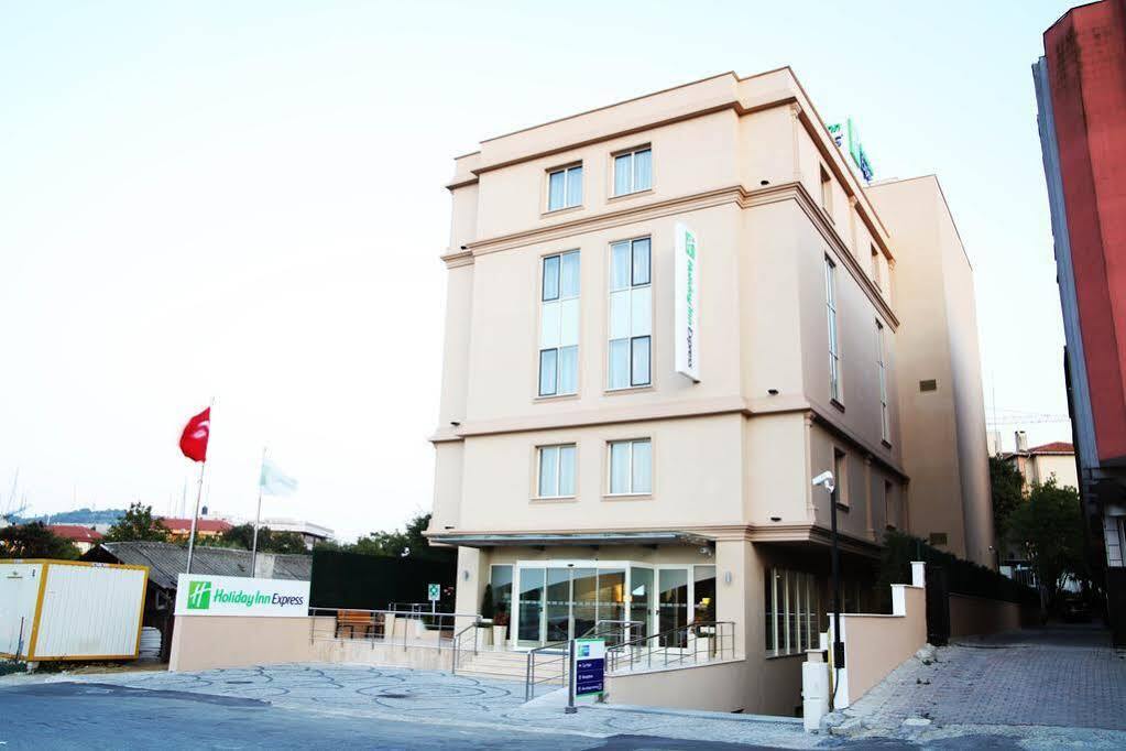 Holiday Inn Express Istanbul-Altunizade By Ihg Exteriör bild