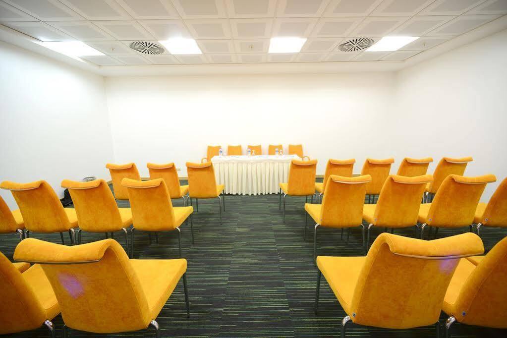 Holiday Inn Express Istanbul-Altunizade By Ihg Exteriör bild